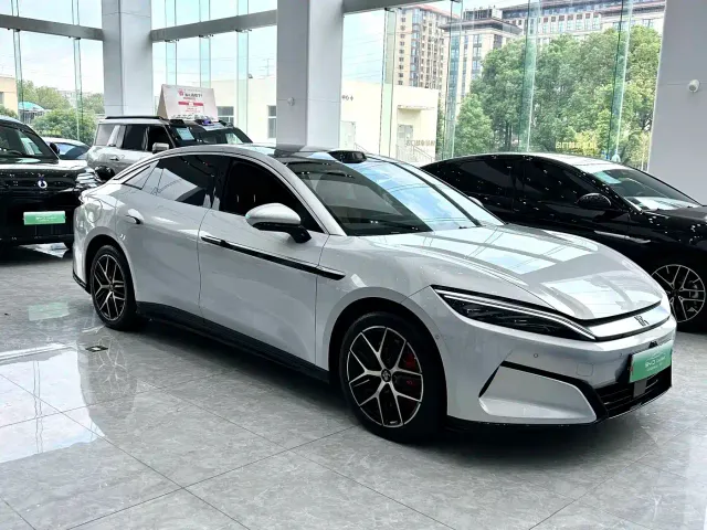 BYD Han L — Фото автомобиля 2