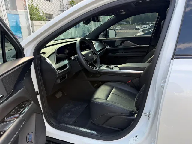 Cadillac XT5 — Фото автомобиля 4