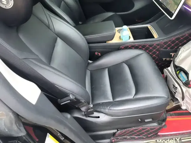 Tesla Model Y 2021 Standard Range Rear-Wheel Drive — Фото автомобиля 24