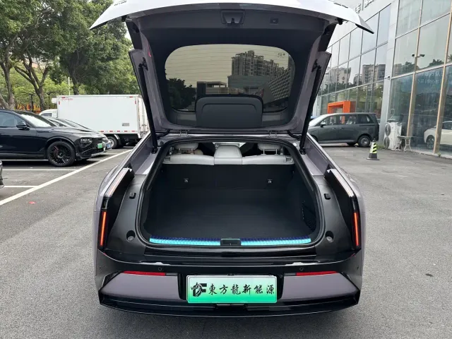 Xpeng P7 — Фото автомобиля 17