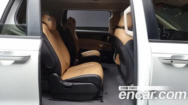 Kia Canival Carnival 4 поколение Дизель 9 мест Prestige — Фото автомобиля 12