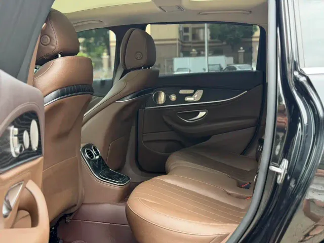 Mercedes-Benz E-Class — Фото автомобиля 8