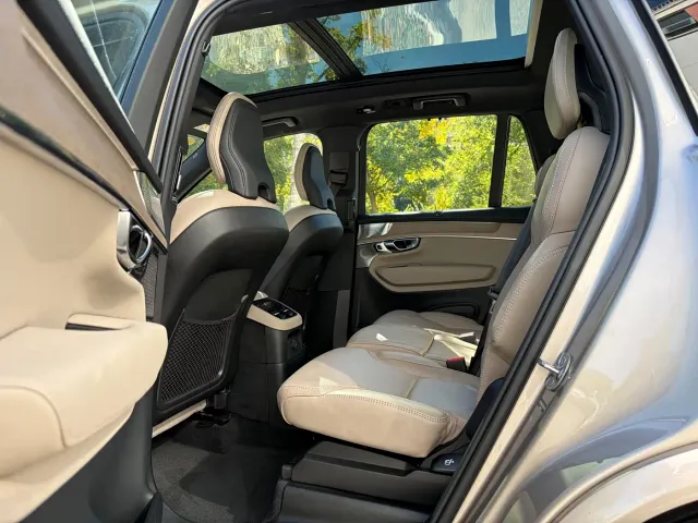 Volvo XC90 — Фото автомобиля 9
