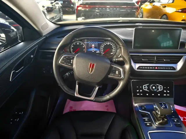 Hongqi H5 — Фото автомобиля 7