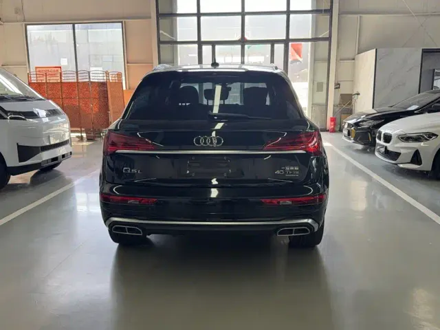 Audi Q5L — Фото автомобиля 11