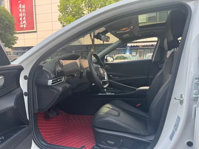 Hyundai Elantra — Фото автомобиля 9