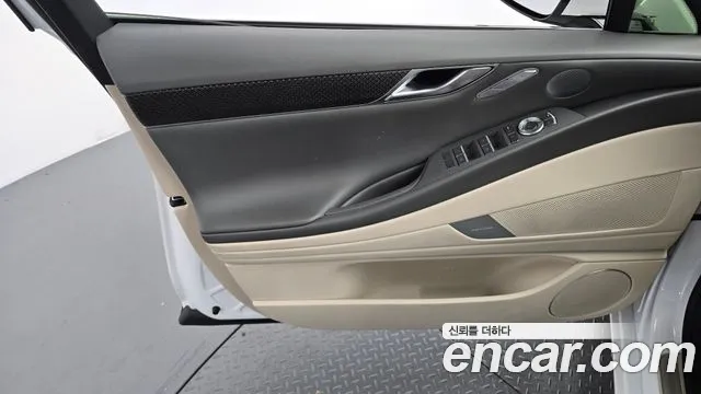 Genesis G80 Бензин 3.5 турбо AWD — Фото автомобиля 24