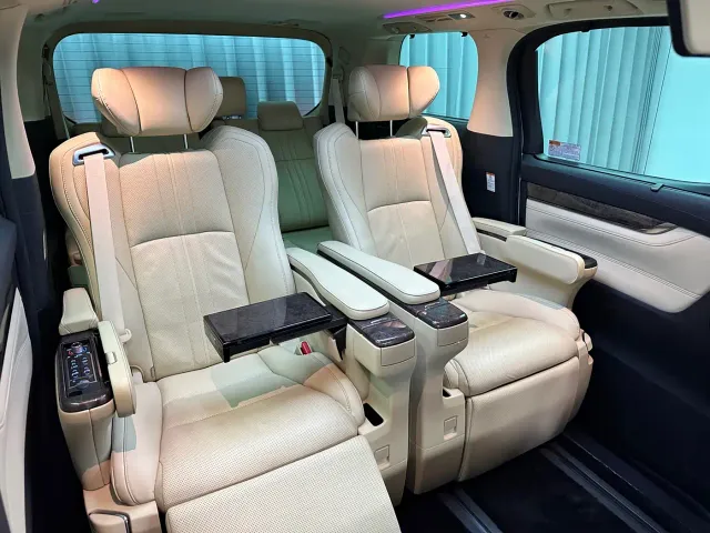 Toyota Vellfire — Фото автомобиля 20