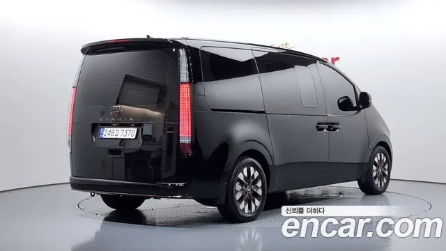 Hyundai Staria Staria 4WD Lounge 7 мест — Фото автомобиля 2