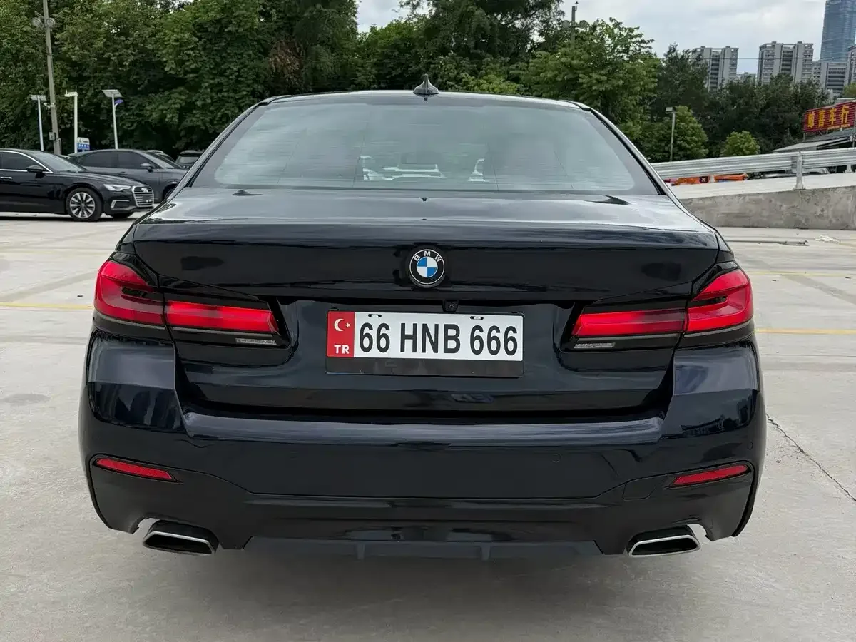 BMW BMW 5 Series 2022 Facelift 525Li Luxury Package — Фото автомобиля 9