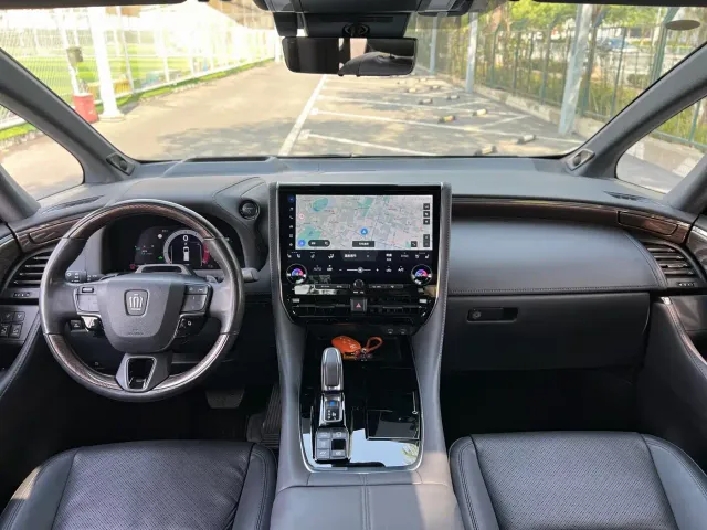 Toyota Vellfire — Фото автомобиля 20