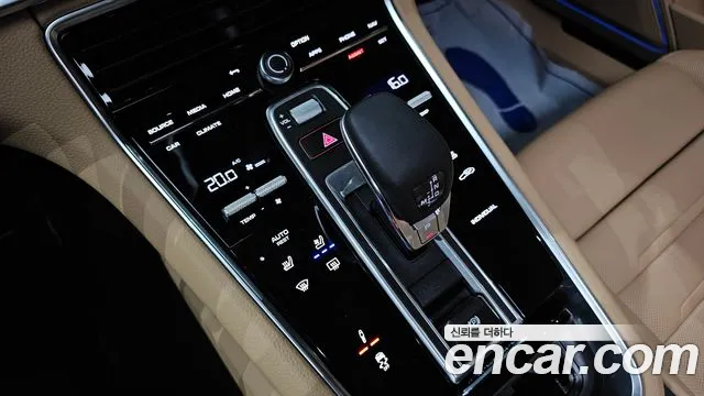 Porsche Panamera — Фото автомобиля 25