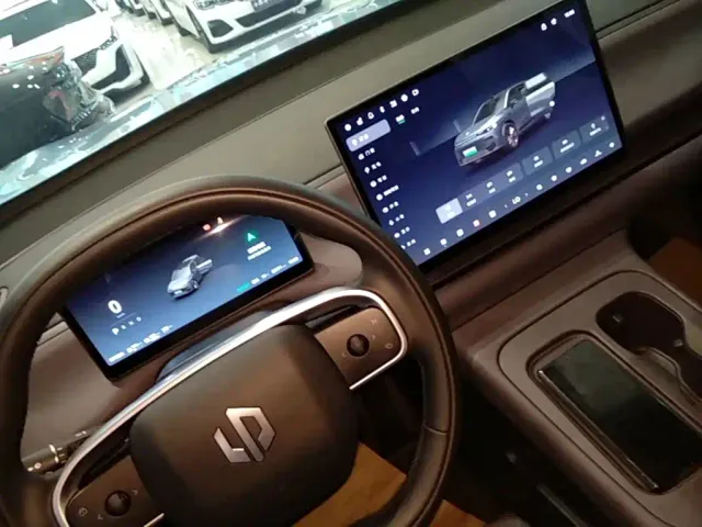 Leapmotor C16 — Фото автомобиля 13