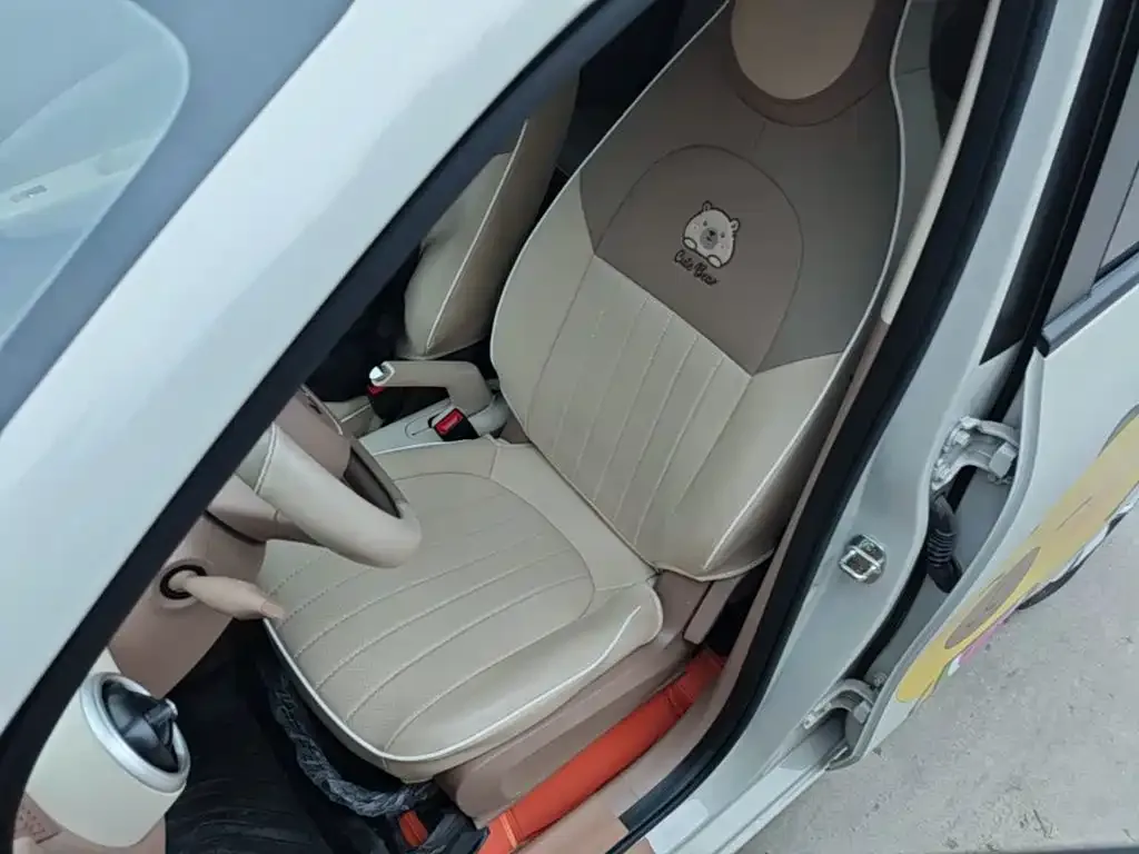 Wuling Motors Hongguang MINIEV 2025 4-Door Advanced — Фото автомобиля 14