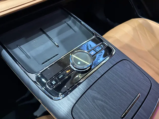 Geely Galaxy Xingyao 8 — Фото автомобиля 16