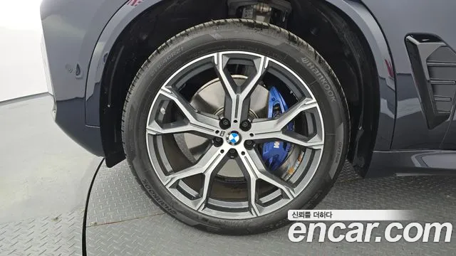 BMW X5 xDrive 40i M Sport — Фото автомобиля 5