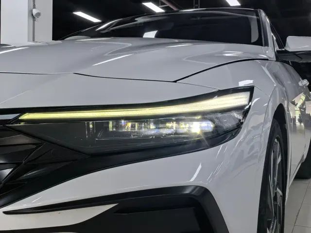 Hyundai Elantra — Фото автомобиля 4