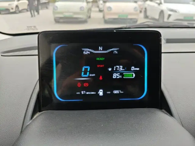Changan Lumin — Фото автомобиля 11