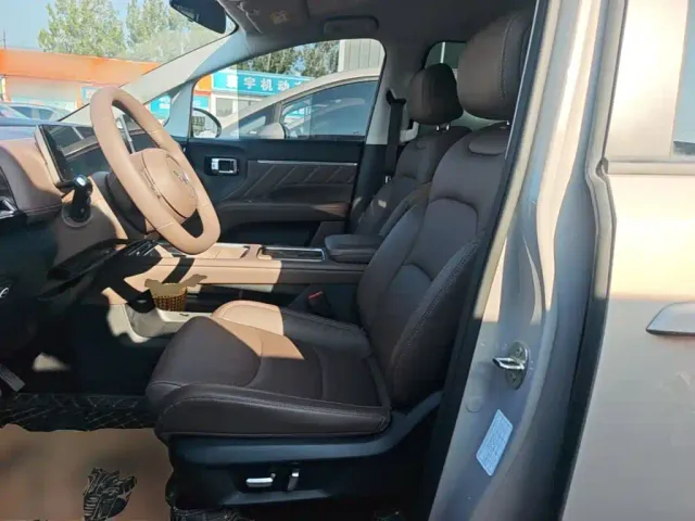 Wuling Starlight 730 — Фото автомобиля 14