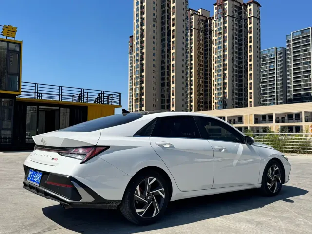 Hyundai Elantra — Фото автомобиля 7