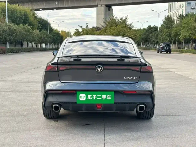 Changan UNI-V — Фото автомобиля 5