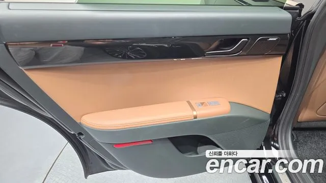 Hyundai Grandeur Grandeur (GN7) 2.5 Бензин 2WD — Фото автомобиля 24