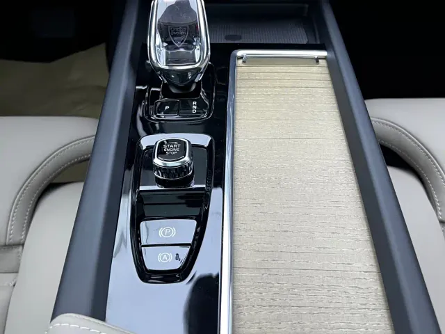 Volvo XC60 — Фото автомобиля 26