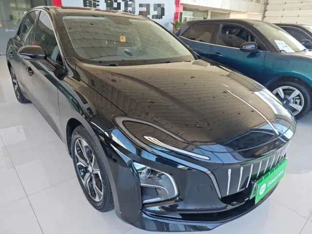 Hongqi E-QM5 — Фото автомобиля 21