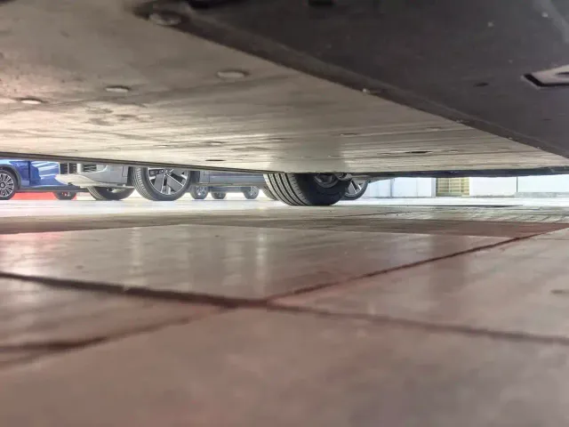 Li Auto MEGA — Фото автомобиля 14