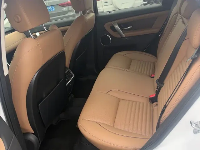 Land Rover Discovery Sport — Фото автомобиля 5