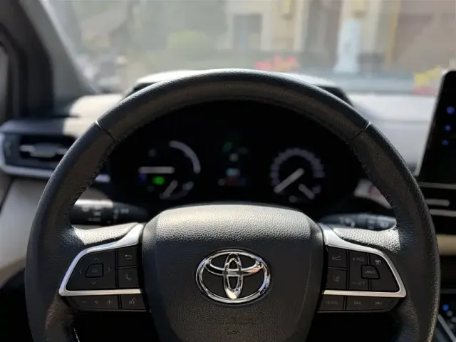 Toyota Granvia 2022 2.5L Hybrid Noble Edition — Фото автомобиля 24