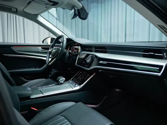 Audi A6L — Фото автомобиля 14