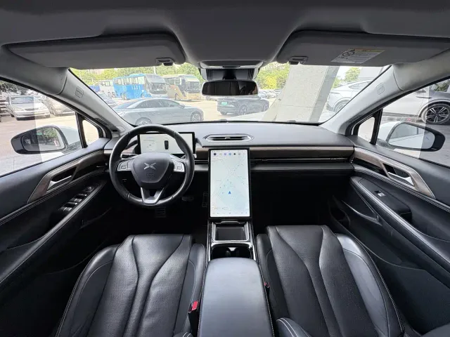 Xpeng P5 — Фото автомобиля 5