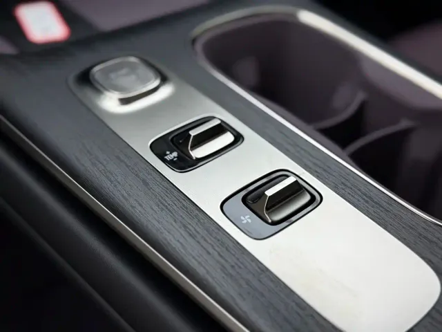 Xiaomi SU7 — Фото автомобиля 13