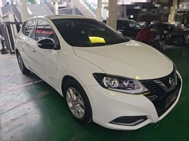 Nissan Tiida — Фото автомобиля 3
