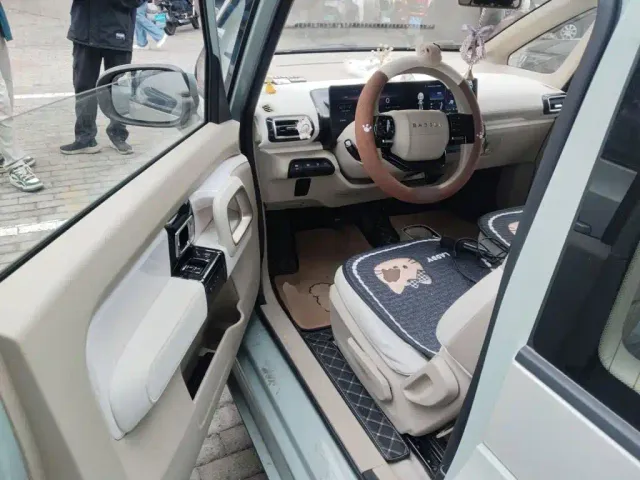 Baojun KiWi EV — Фото автомобиля 12