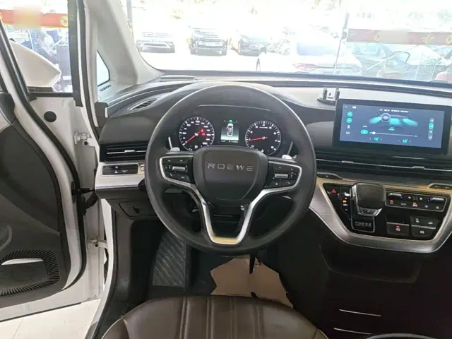 Roewe iMAX8 — Фото автомобиля 10