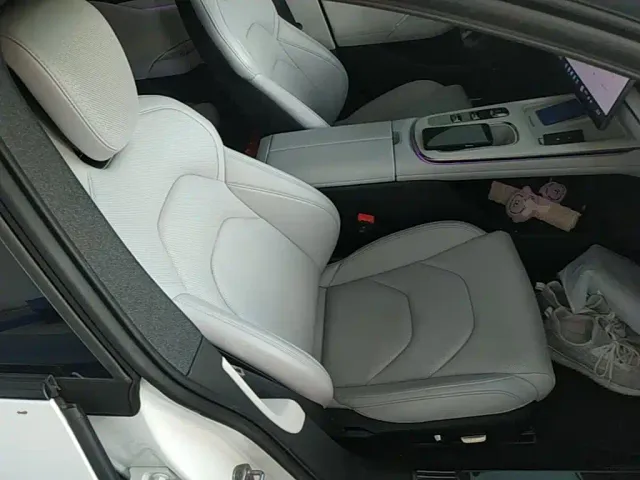 Xiaomi SU7 — Фото автомобиля 24