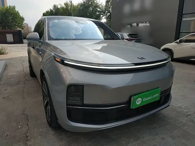 Li Auto L8 — Фото автомобиля 3