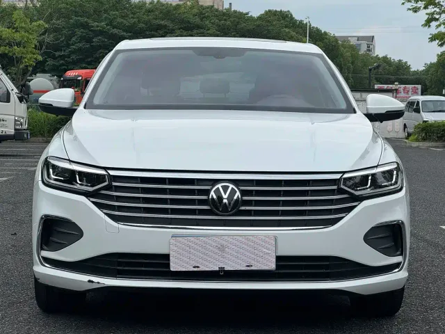 Volkswagen Lavida — Фото автомобиля 4