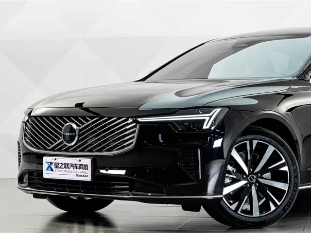 Volvo S90 — Фото автомобиля 3