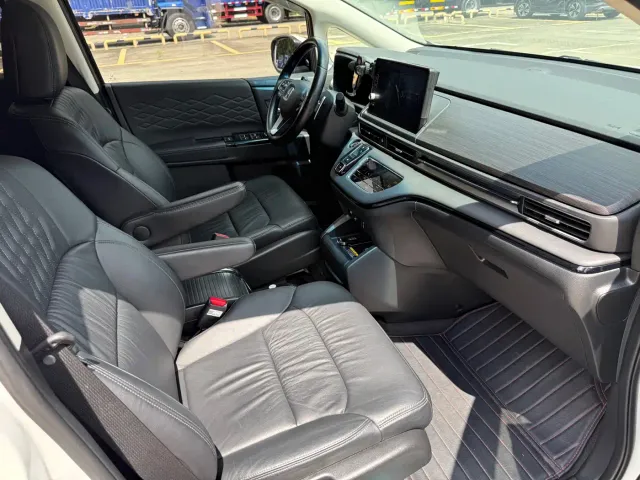 Honda Elysion — Фото автомобиля 12