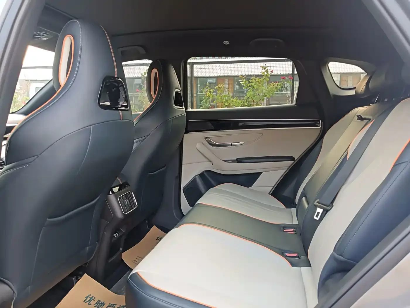 BYD Song PLUS PHEV 2024 Glory Edition EV 520km Luxury — Фото автомобиля 14