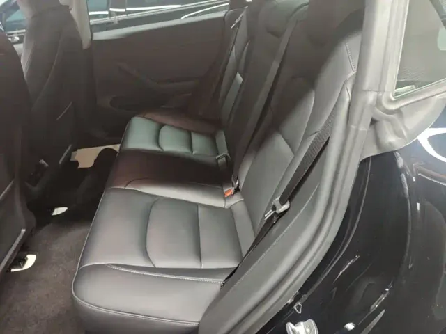 Tesla Model 3 — Фото автомобиля 16