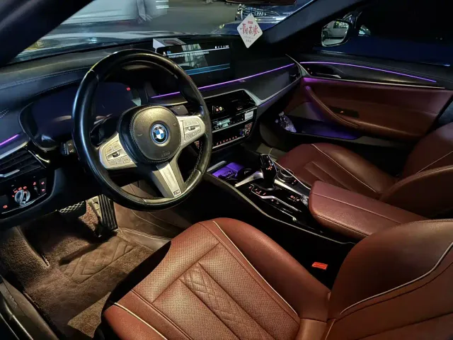 BMW 5 Series — Фото автомобиля 3