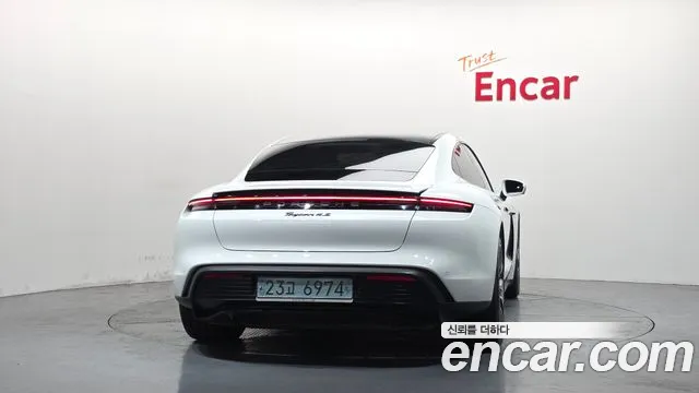 Porsche Taycan Taycan Khan — Фото автомобиля 4