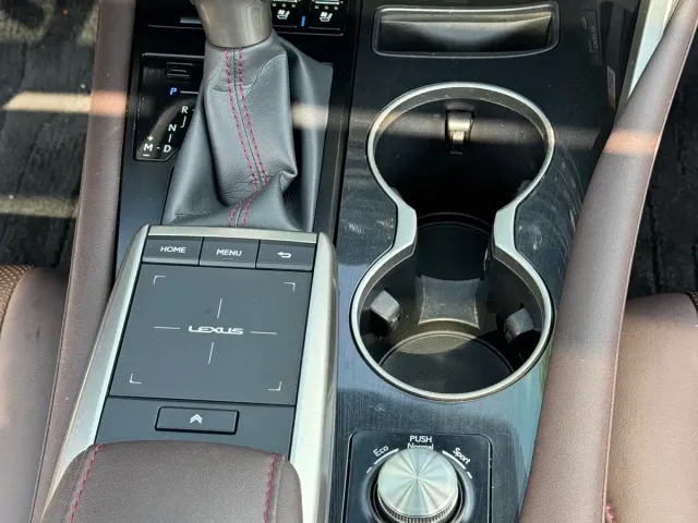 Lexus RX — Фото автомобиля 9