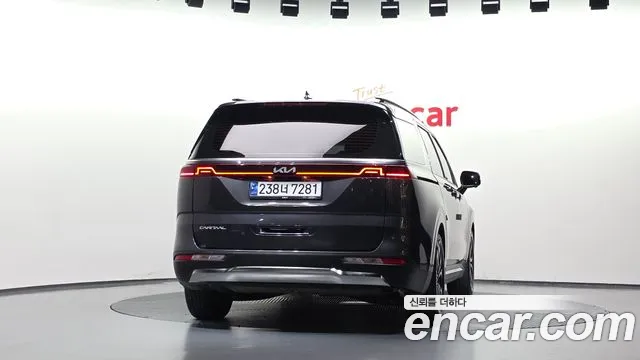 Kia Carnival Generation 4 — Фото автомобиля 4