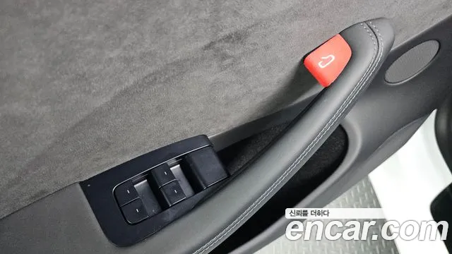 Tesla Model 3 — Фото автомобиля 26