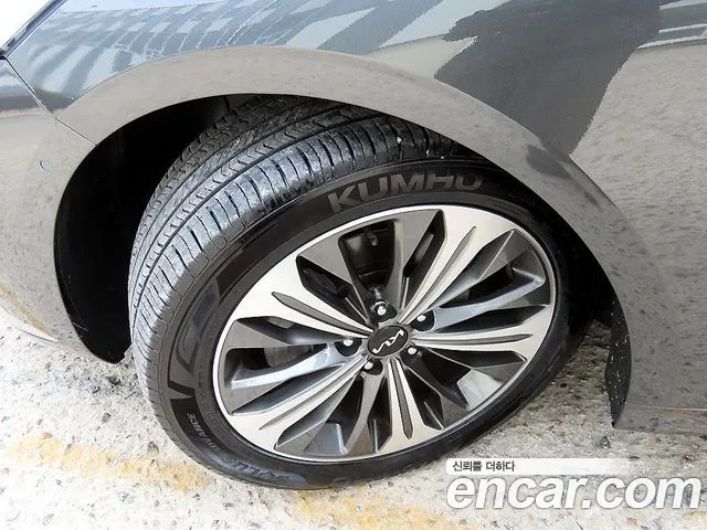 Kia K8 Signature — Фото автомобиля 20